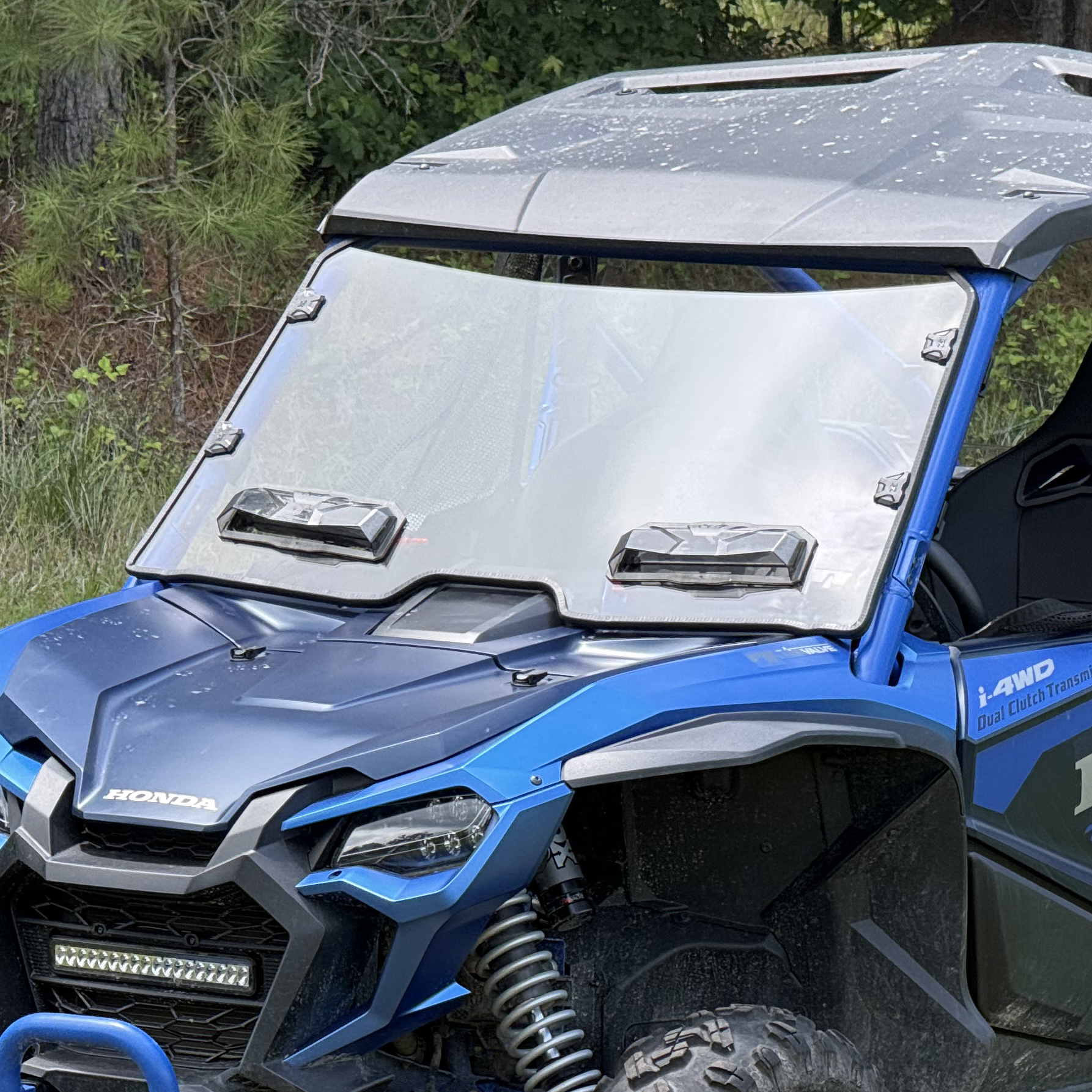 Honda-Talon-Toolless-Windshield-Main
